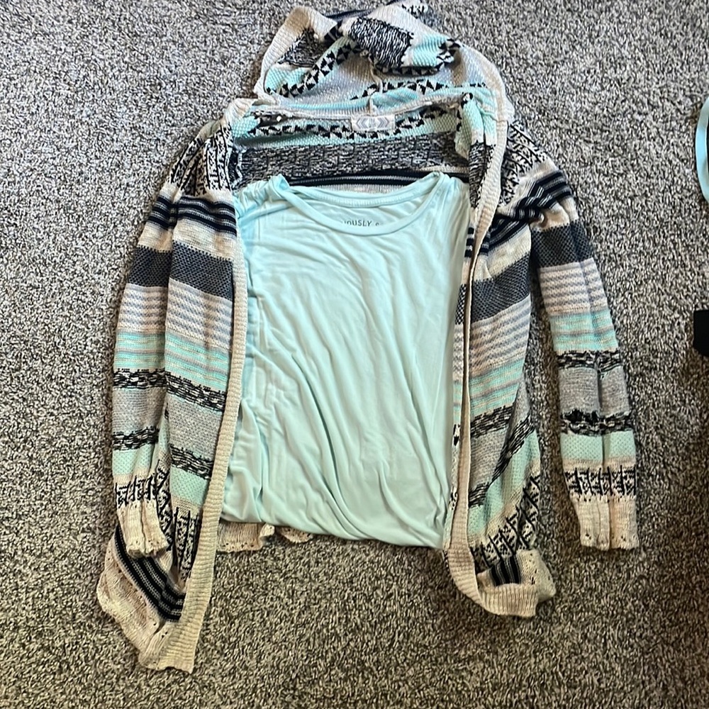 Hooded cardigan that comes with matching colored shirt